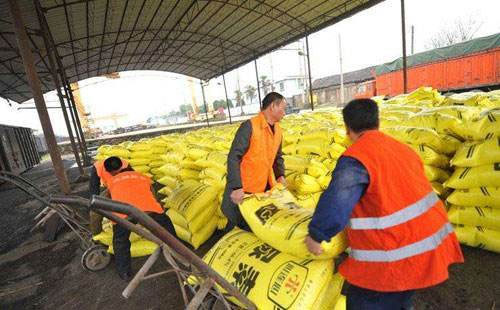 ���·ݏ�(f��)�Ϸ��Ј��߄ݷ������Ј��M(j��n)�뵭�����ڏS�һ�?q��)�ͦ�r����