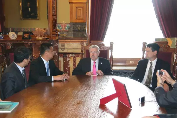 ���W�������L(zh��ng)���� E. ���m˹�����H�н�Ҋ(ji��n)2.jpg